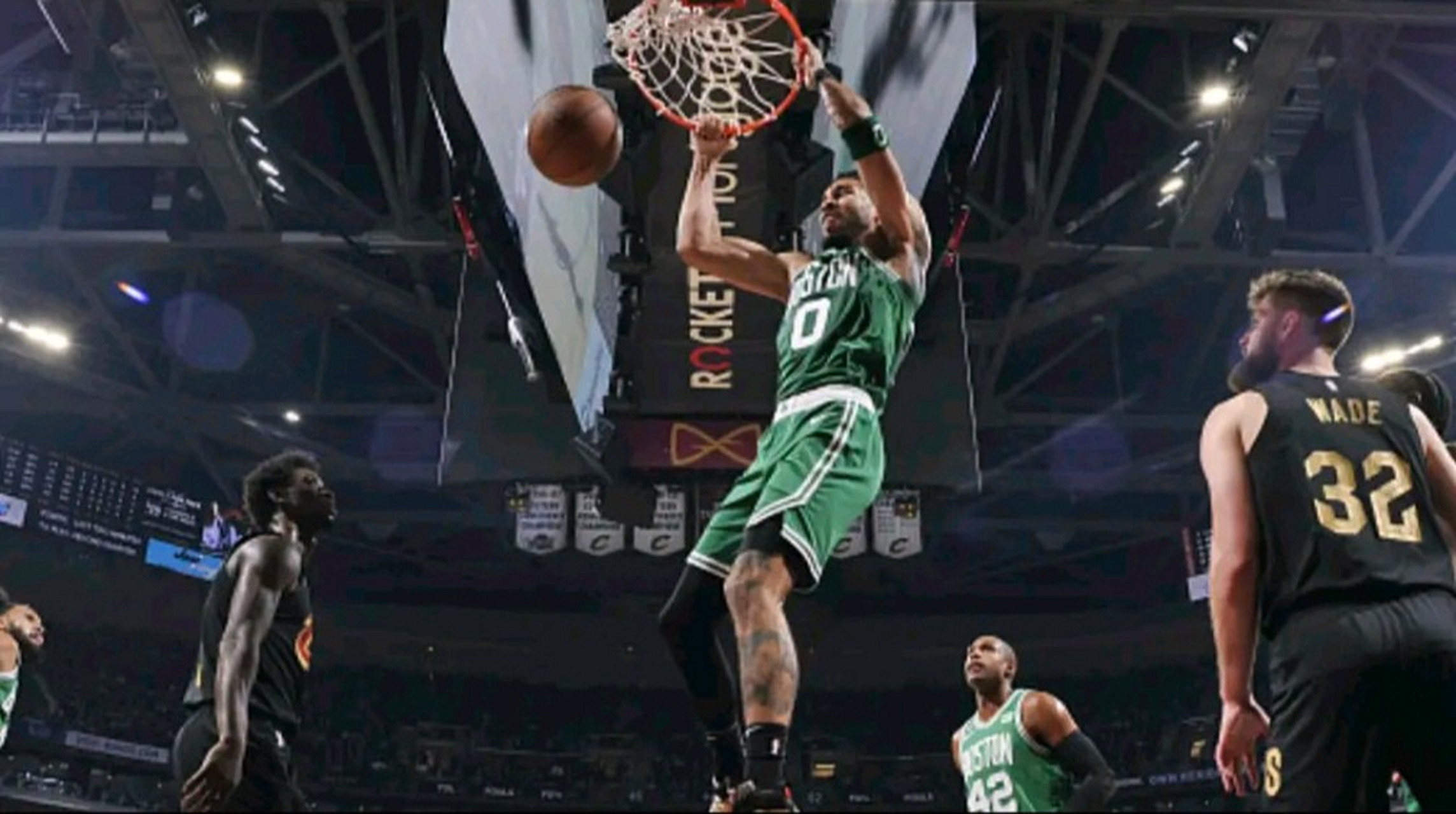 青岛队绝杀浙江队，塔图姆关键制胜