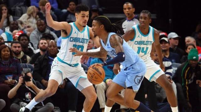 马刺轻取独行侠，莫兰特扛起全队