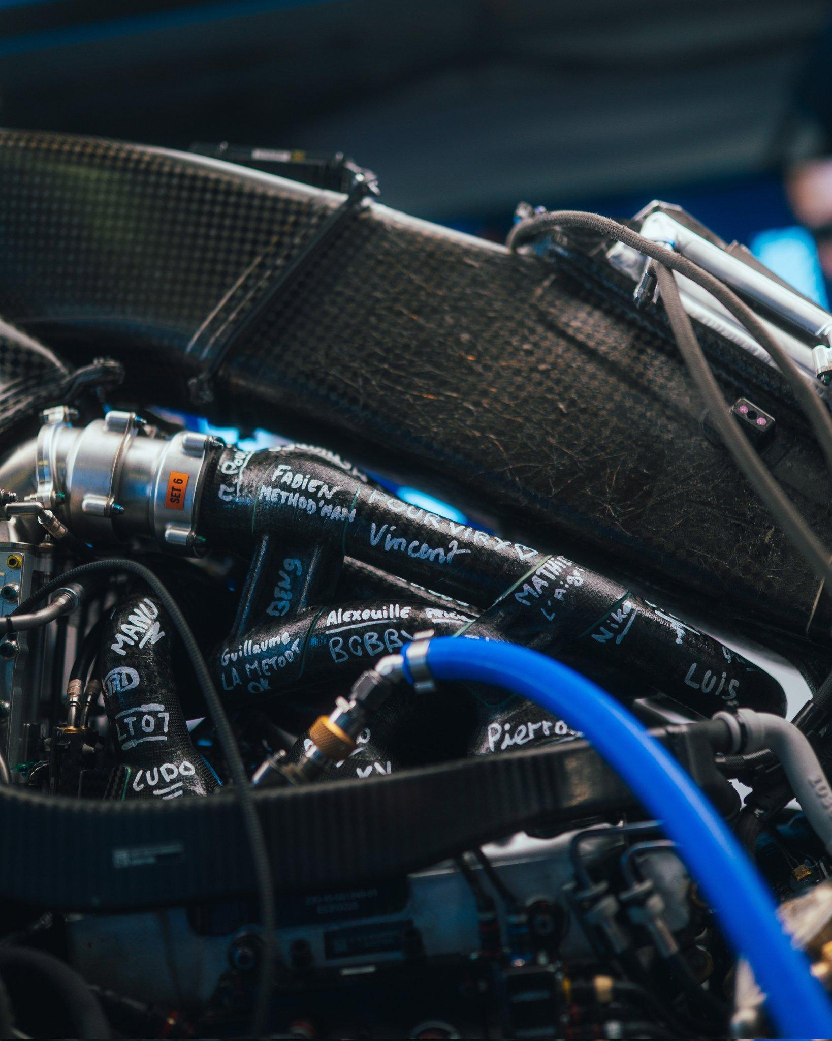 哈斯车队横扫雷诺车队，佩雷兹扛起全队