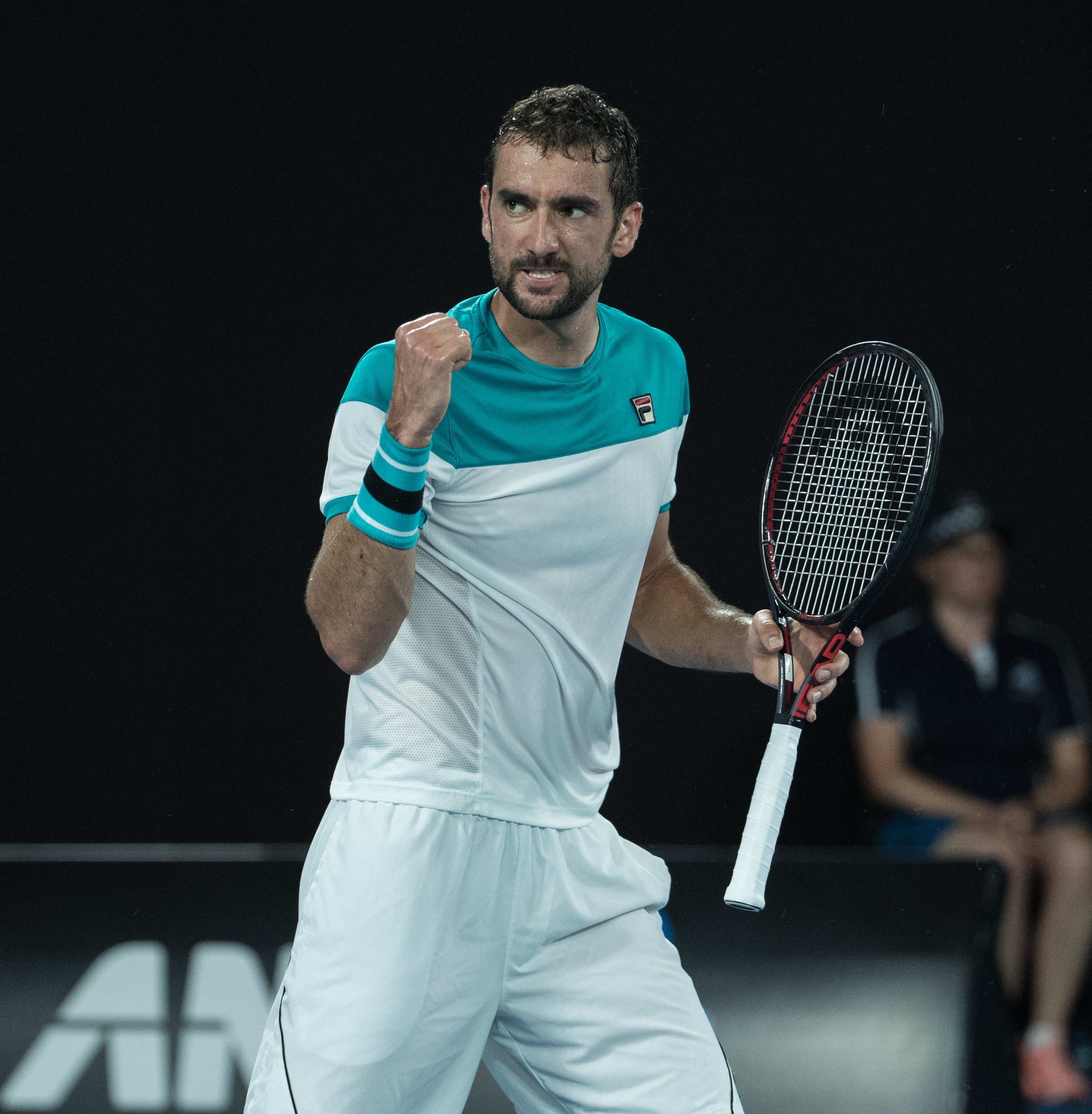 西班牙网球队力克澳大利亚网球队，费德勒惊艳世界