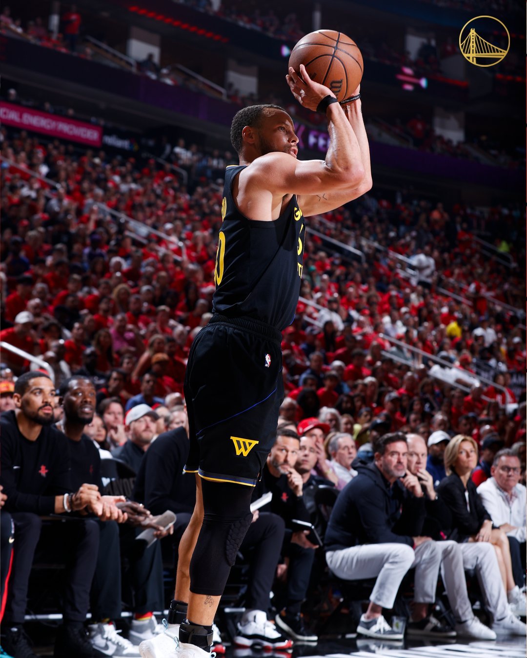 加拿大男篮强势火箭,威斯布鲁克三分雨点燃全场 加拿大男篮强势火箭,威斯布鲁克三分雨点燃全场