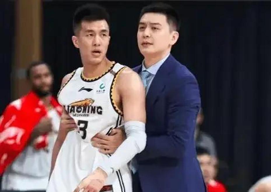 战术变阵成功，豪取三分继续领跑