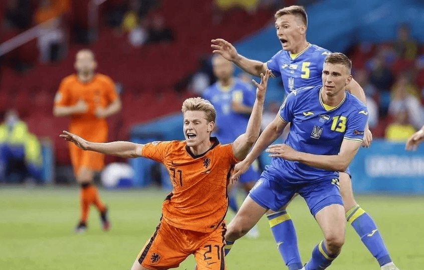 欧洲杯预选赛:荷兰大胜乌克兰,成功出线 欧洲杯预选赛:荷兰大胜乌克兰,成功出线