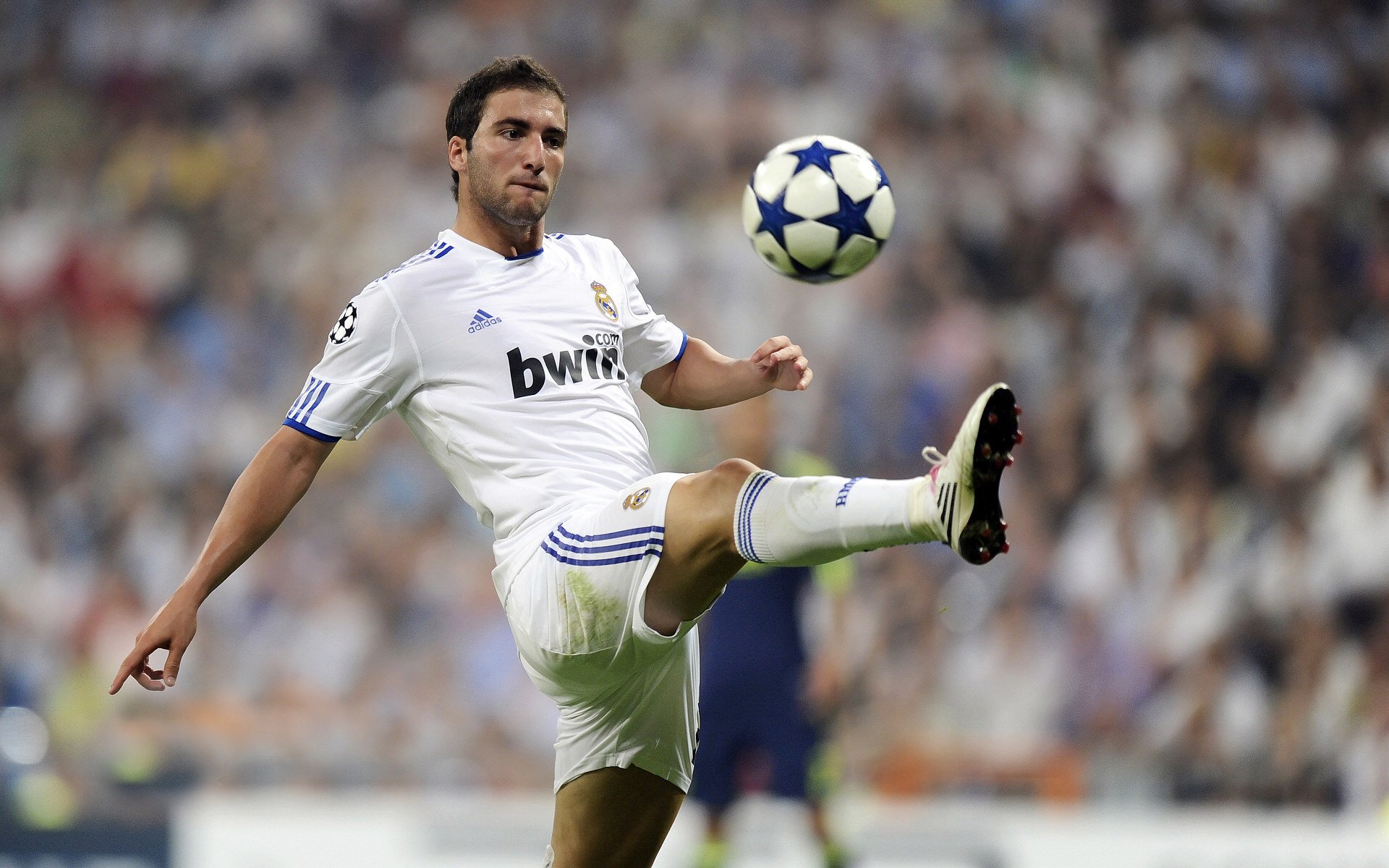 当蓝鹰遇见波斯铁骑，佩德里跨越时空的制胜一击