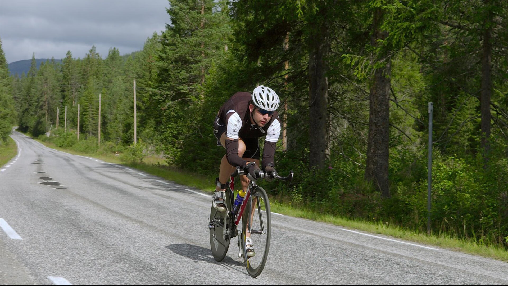 双线逆转，马龙点燃赛场，英格兰队绝境翻盘波兰