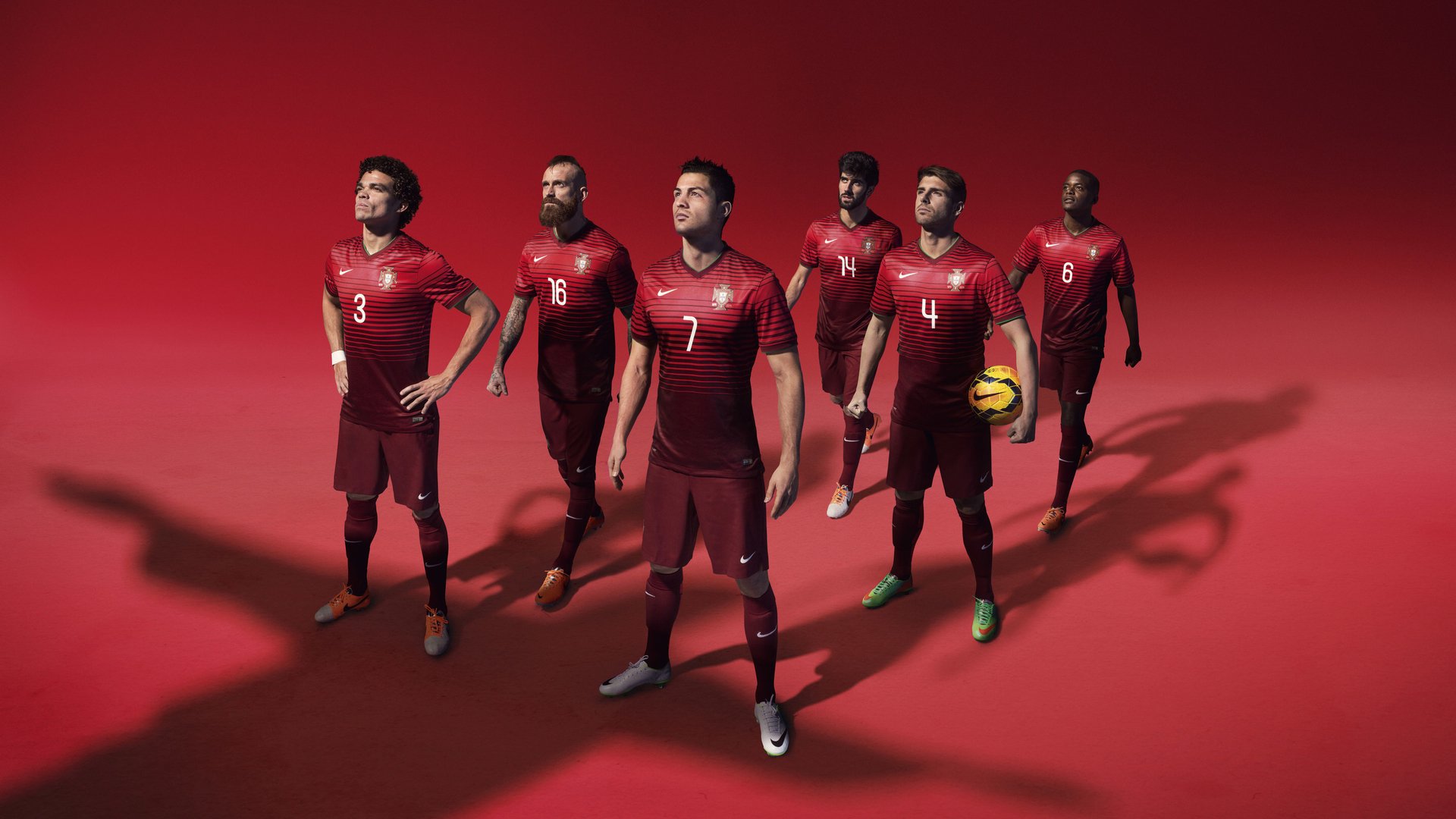 德布劳内孤星闪耀难救主，丹麦铁血连击压制蓝军