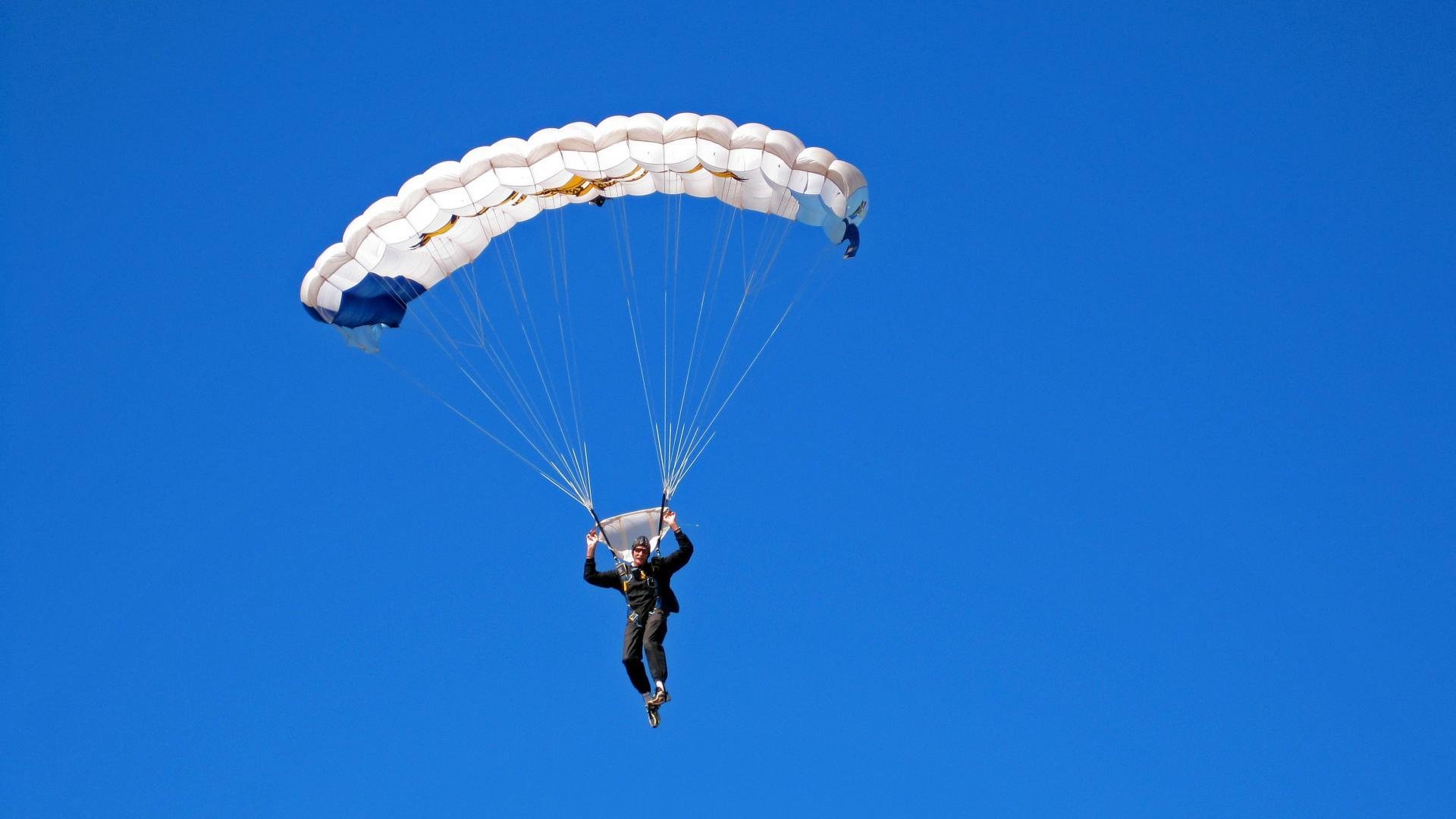 逆风翱翔，拉文末节爆发，老鹰绝境擒牛