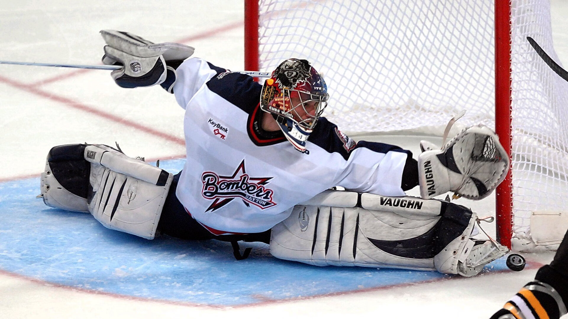 熊猫体育平台-广东队碾压篮网，利拉德成为关键先生，一场跨越时空的篮球对话